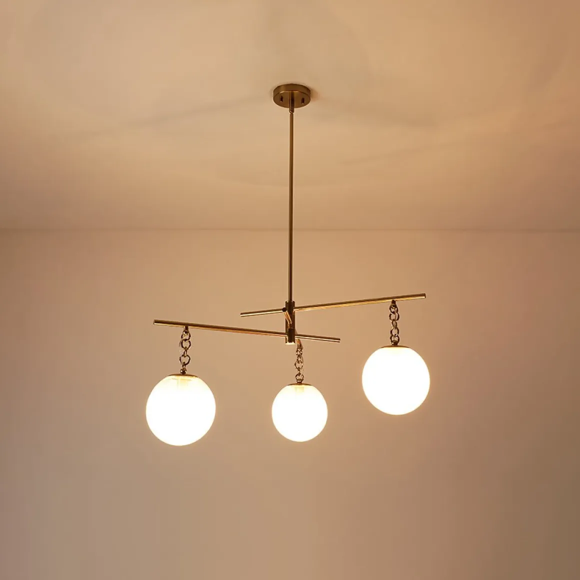 3-light Adjustable Gradual White Glass Globe Sputnik Chandelier